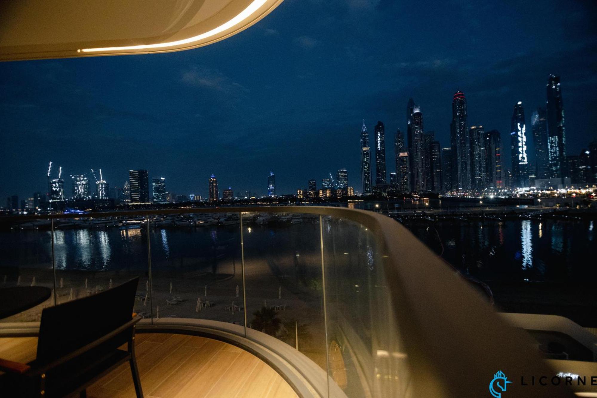 Seascape Sanctuary - 3 And A Half Br Beachfront Bliss - Marina Vista Tower 1 Дубай