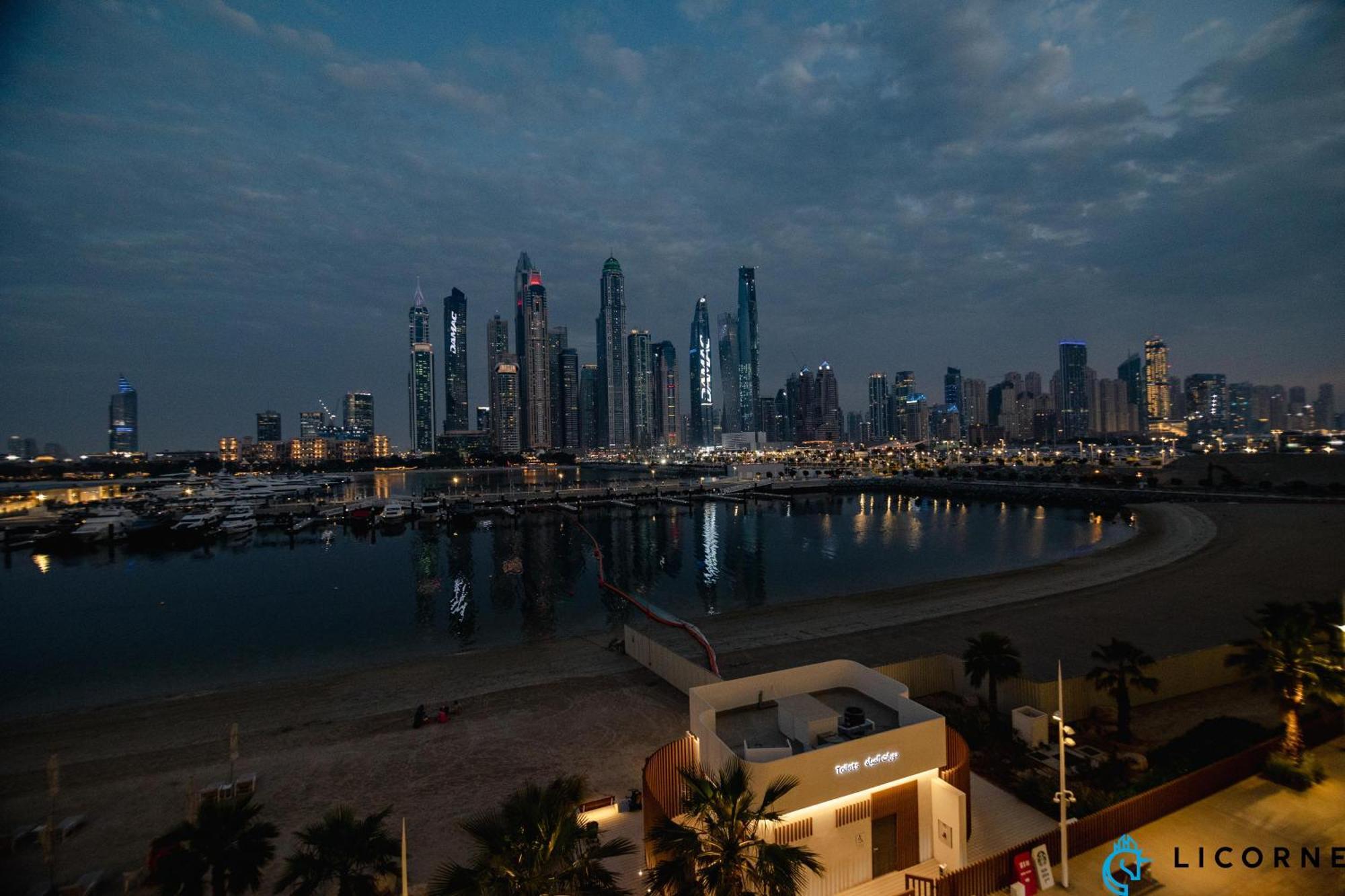 Seascape Sanctuary - 3 And A Half Br Beachfront Bliss - Marina Vista Tower 1 Дубай